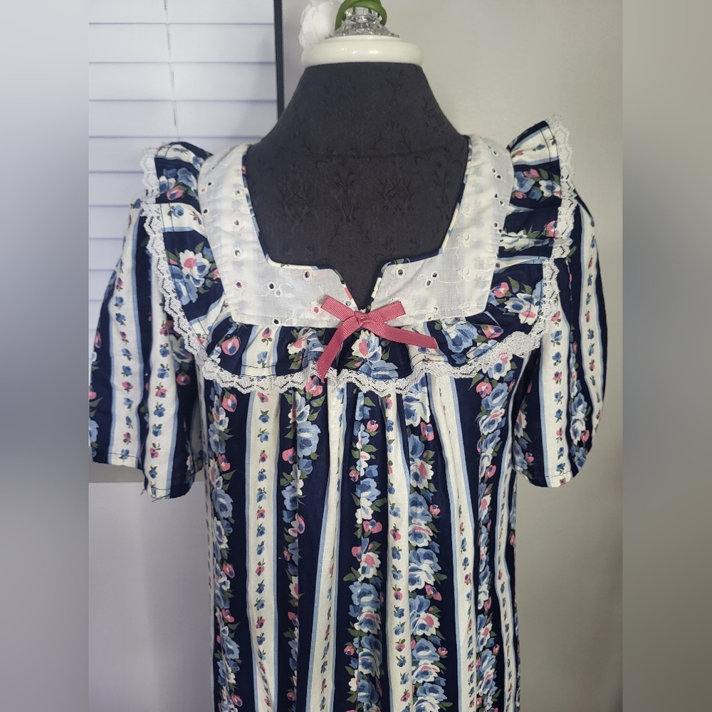 Vintage 70s Hawaiian Sun Babies for Liberty House Floral Dress - Picture 2 of 9